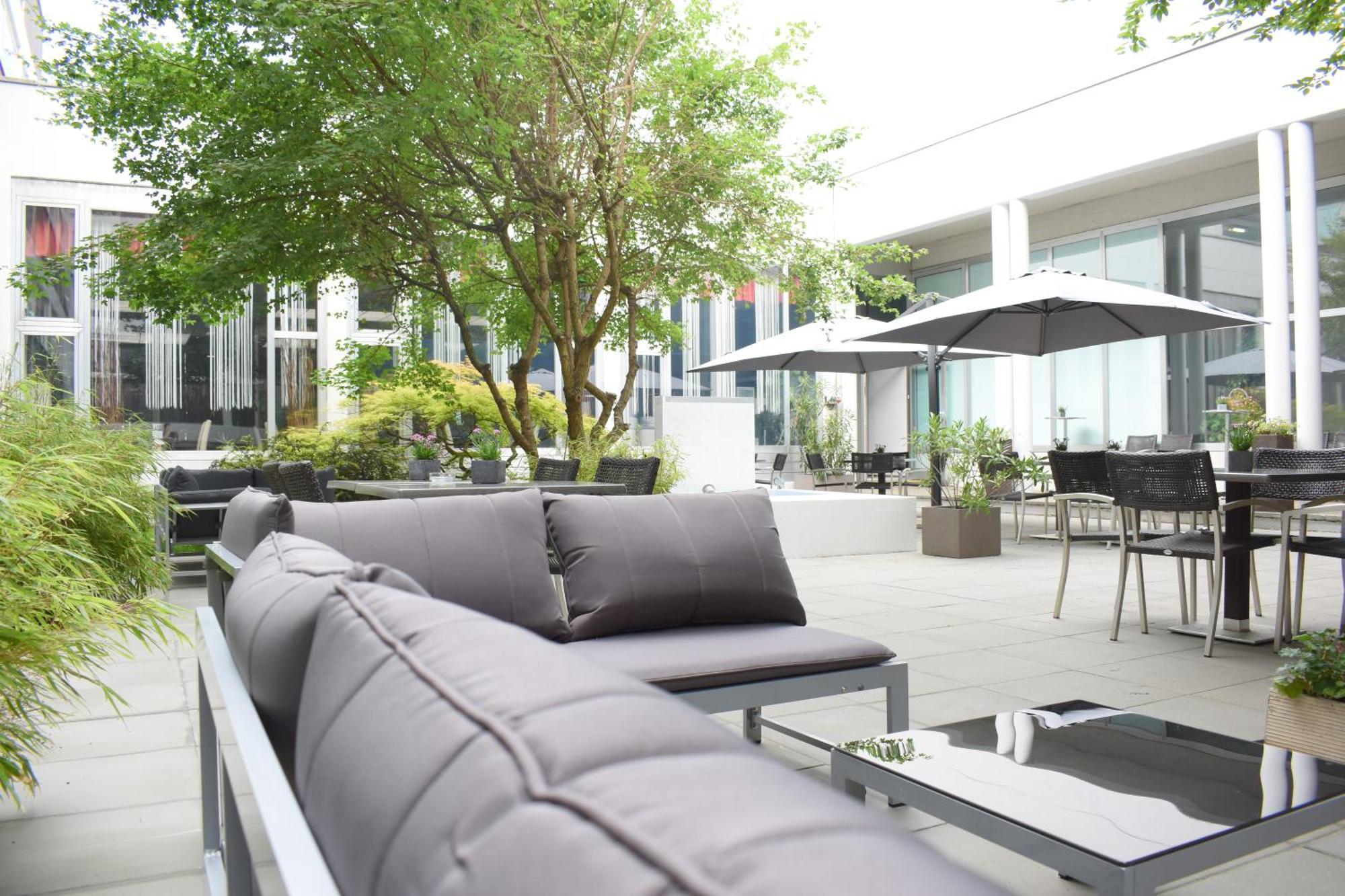 College Garden Hotel Bad Voslau Bagian luar foto