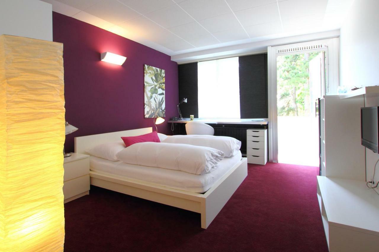 College Garden Hotel Bad Voslau Bagian luar foto