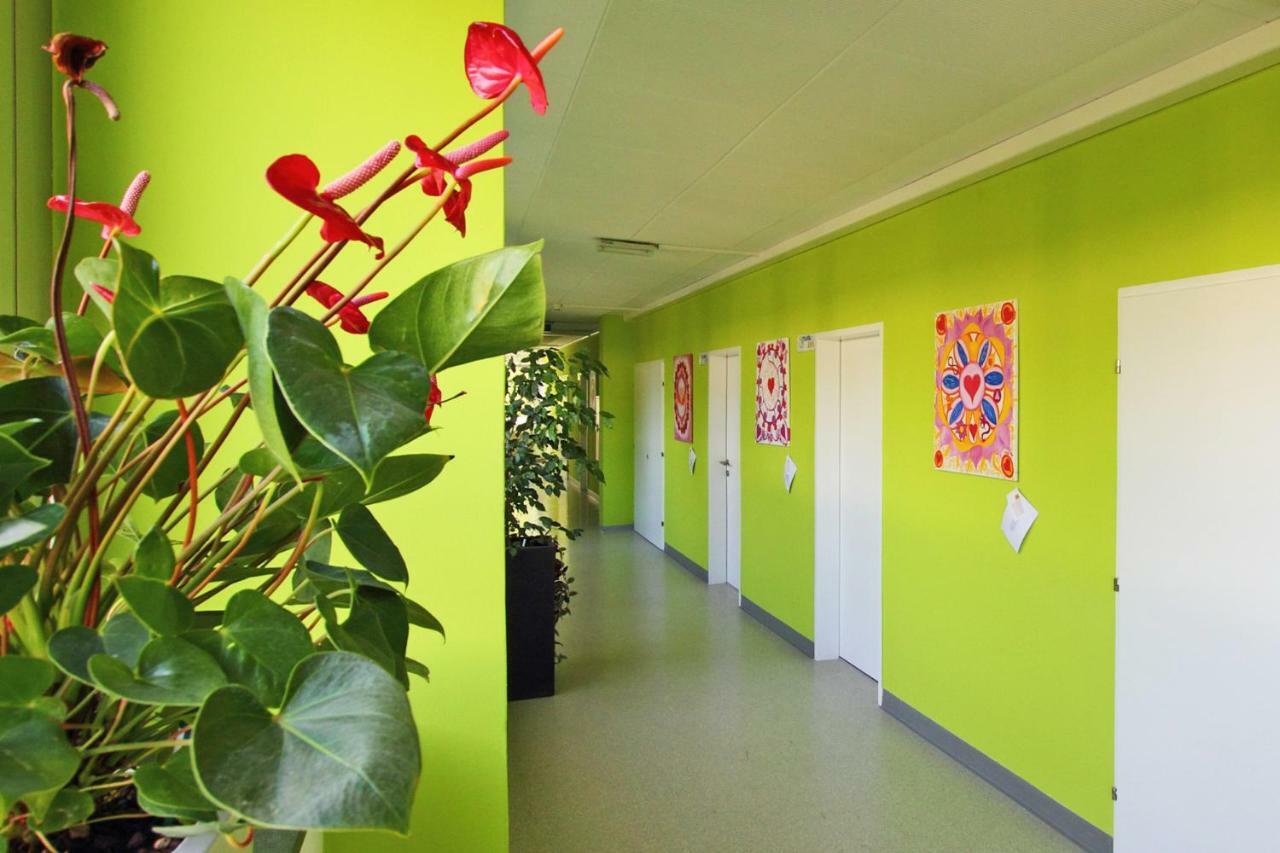 College Garden Hotel Bad Voslau Bagian luar foto